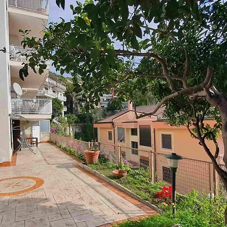 Bedrock Vakantiehuis Salerno